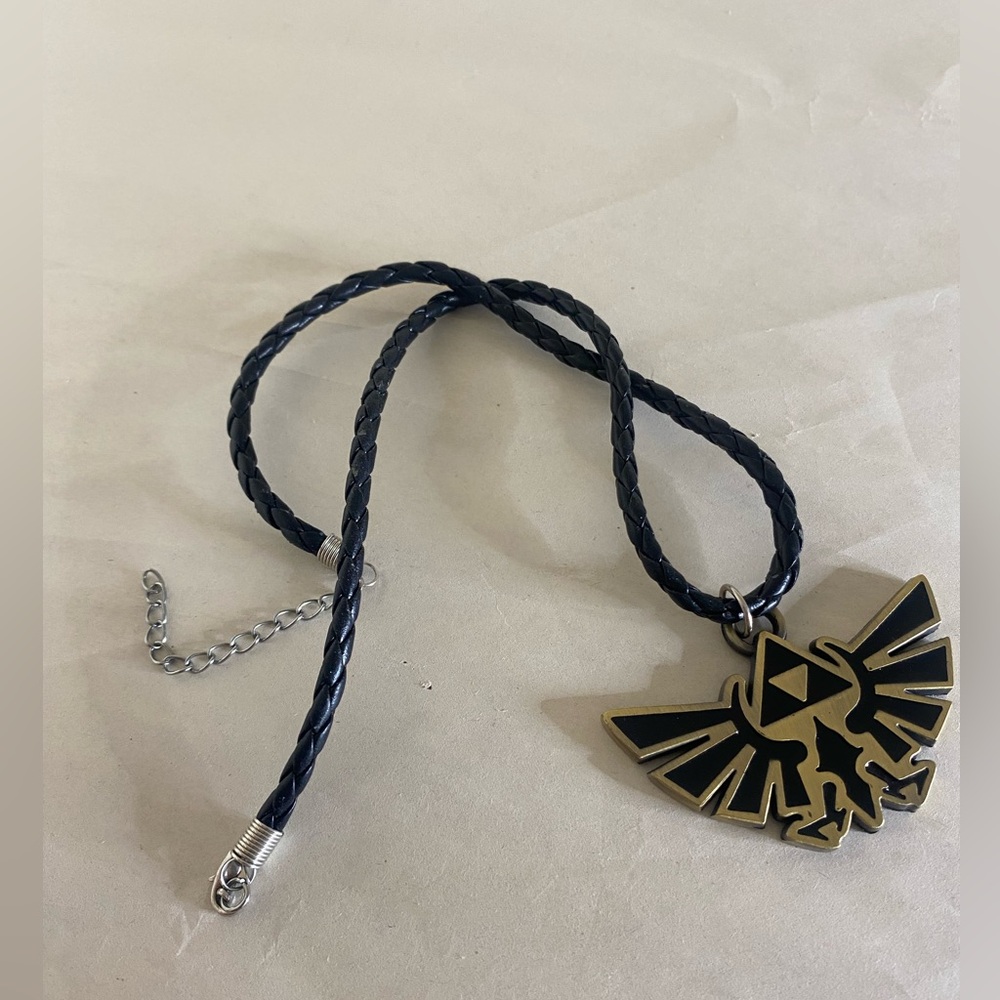 Legend of Zelda Necklace 2012 Nintendo braided Cosplay costume game READ broken